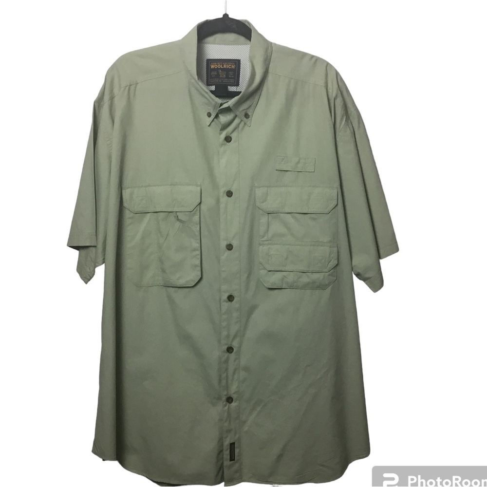 Woolrich green short sleeve button down outdoor shirt with pockets/vents. XXL